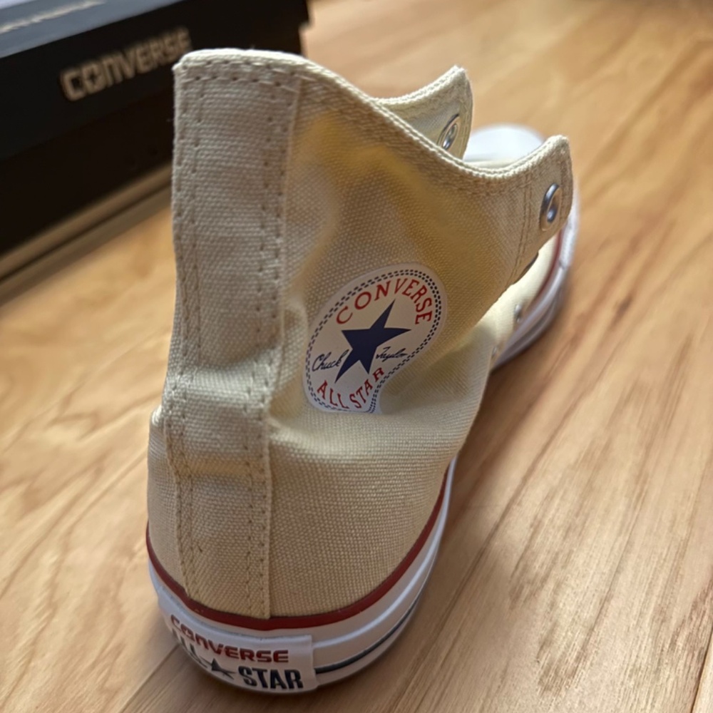 Menβs Converse Hightop - Cream color - Shoe size 8 - Picture 4 of 5